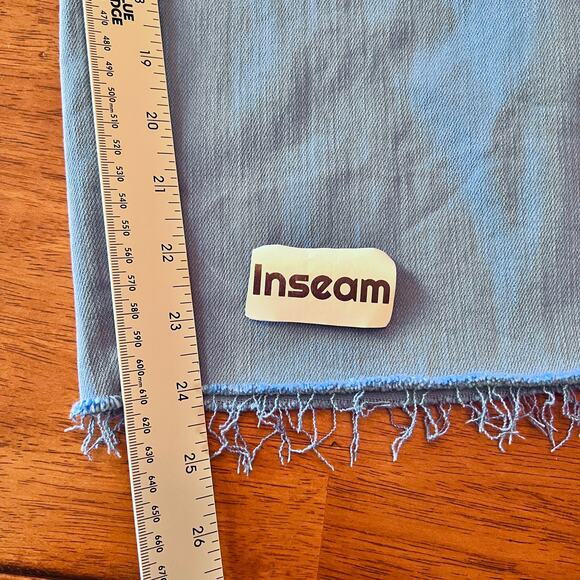 Judy Blue Women's 15/32 High Rise Tummy Control Wide Leg Crop Jean Raw Hem Dyed - Picture 12 of 14